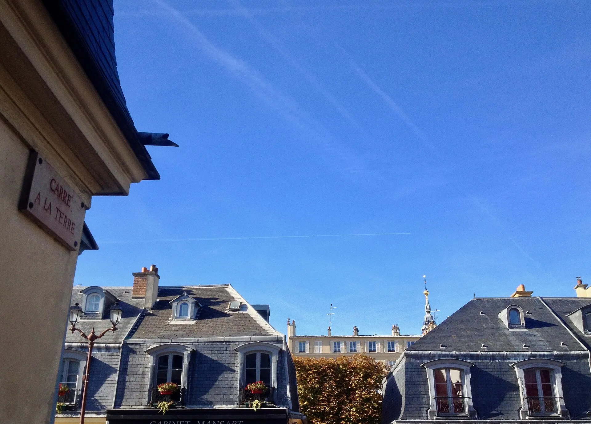 Toits en ardoise des Carrés Saint-Louis à Versailles