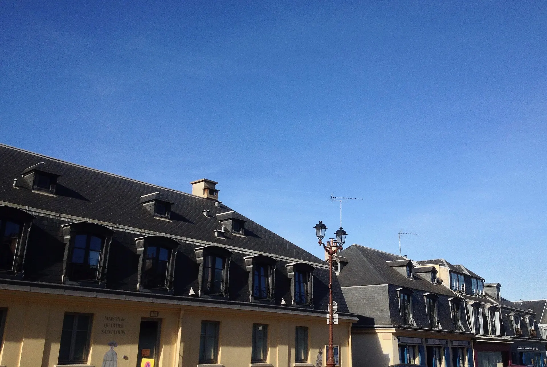 Maisons à toits d'ardoise des Carrés Saint-Louis à Versailles